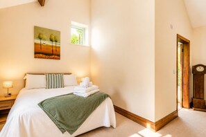 Iron/ironing board, travel cot, free WiFi, bed sheets - 2 Bed in Gransmoor (oc-w37884) (Gransmoor)