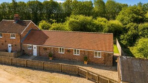 Exterior - 2 Bed in Gransmoor (oc-w37884) (Gransmoor)