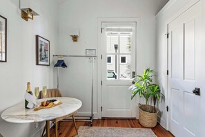 Dining - Walk to King, Renovated Studio w. Kitchenette! (Charleston)