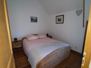 Room - Vrbo Property (Gomené)