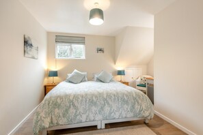 Iron/ironing board, free WiFi, bed sheets - 1 Bed in Platt (oc-s34831) (Saint Mary's Platt)