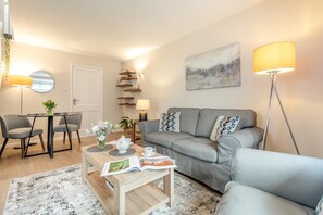 TV - 1 Bed in Platt (oc-s34831) (Saint Mary's Platt)