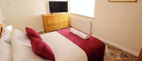 3 bedrooms, WiFi (free), individually decorated, individually furnished