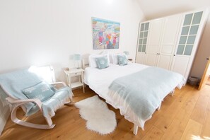 Free WiFi, bed sheets - 1 Bed in Upper Vobster (oc-d39497) (Upper Vobster)