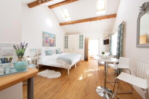 Free WiFi, bed sheets - 1 Bed in Upper Vobster (oc-d39497) (Upper Vobster)