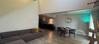 Charming condo in perfect Westmont with easy access to local spots
