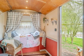 Bed sheets - 1 Bed in Edgefield (oc-c39014) (Edgefield)