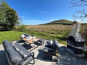 Outdoor dining - 3 Bed in Penrith (oc-89427) (Hutton)