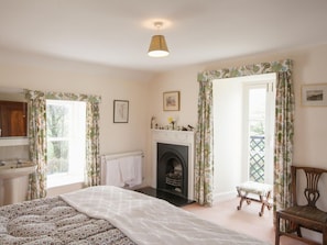 Travel cot, free WiFi, bed sheets - 4 Bed in Castle Douglas (oc-ca034) (Castle Douglas)