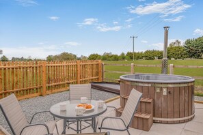Outdoor dining - 1 Bed in Horstead (oc-d41052) (Horstead)