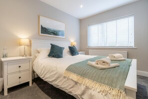 Bügeleisen/Bügelbrett, Reisekinderbett, kostenloses WLAN, Bettwäsche
