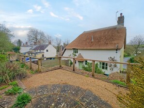 Property grounds - 3 Bed in Piddlehinton (oc-c40254) (Piddlehinton)