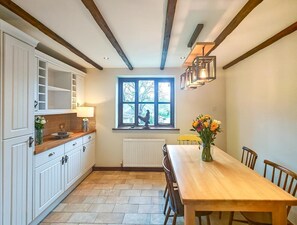 Dining - 3 Bed in Piddlehinton (oc-c40254) (Piddlehinton)