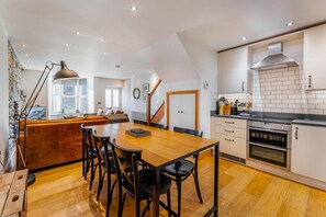 Dining - 3 Bed in Ambleside (oc-lr021) (Ambleside)