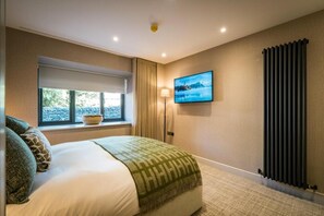 Room - 3 Bed in Windermere (oc-lr235) (Windermere)