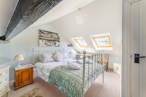 Bügeleisen/Bügelbrett, Reisekinderbett, kostenloses WLAN, Bettwäsche