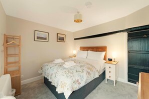 Bügeleisen/Bügelbrett, Reisekinderbett, kostenloses WLAN, Bettwäsche