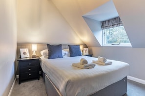 Bügeleisen/Bügelbrett, Reisekinderbett, kostenloses WLAN, Bettwäsche
