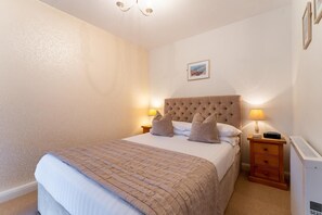 Iron/ironing board, free WiFi, bed sheets - 1 Bed in Ambleside (oc-lr040) (Clappersgate)