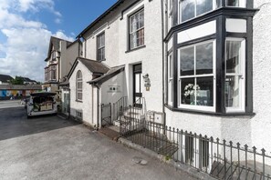 Exterior - 2 Bed in Bowness On Windermere (oc-lr037) (Bowness on Windermere)