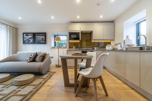 Interior - 1 Bed in Windermere (oc-lr226) (Windermere)
