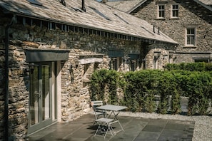 Outdoor dining - 1 Bed in Windermere (oc-lr226) (Windermere)