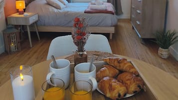 1 bedroom, free WiFi, bed sheets