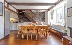 Dining - 4 Bed in Ambleside (oc-lr075) (Ambleside)
