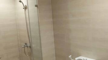 Deluxe Double Room | Bathroom