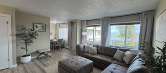 Beautiful 2-bedroom apt. Over looking the mouth of the Kenai River/Cook Inlet.
