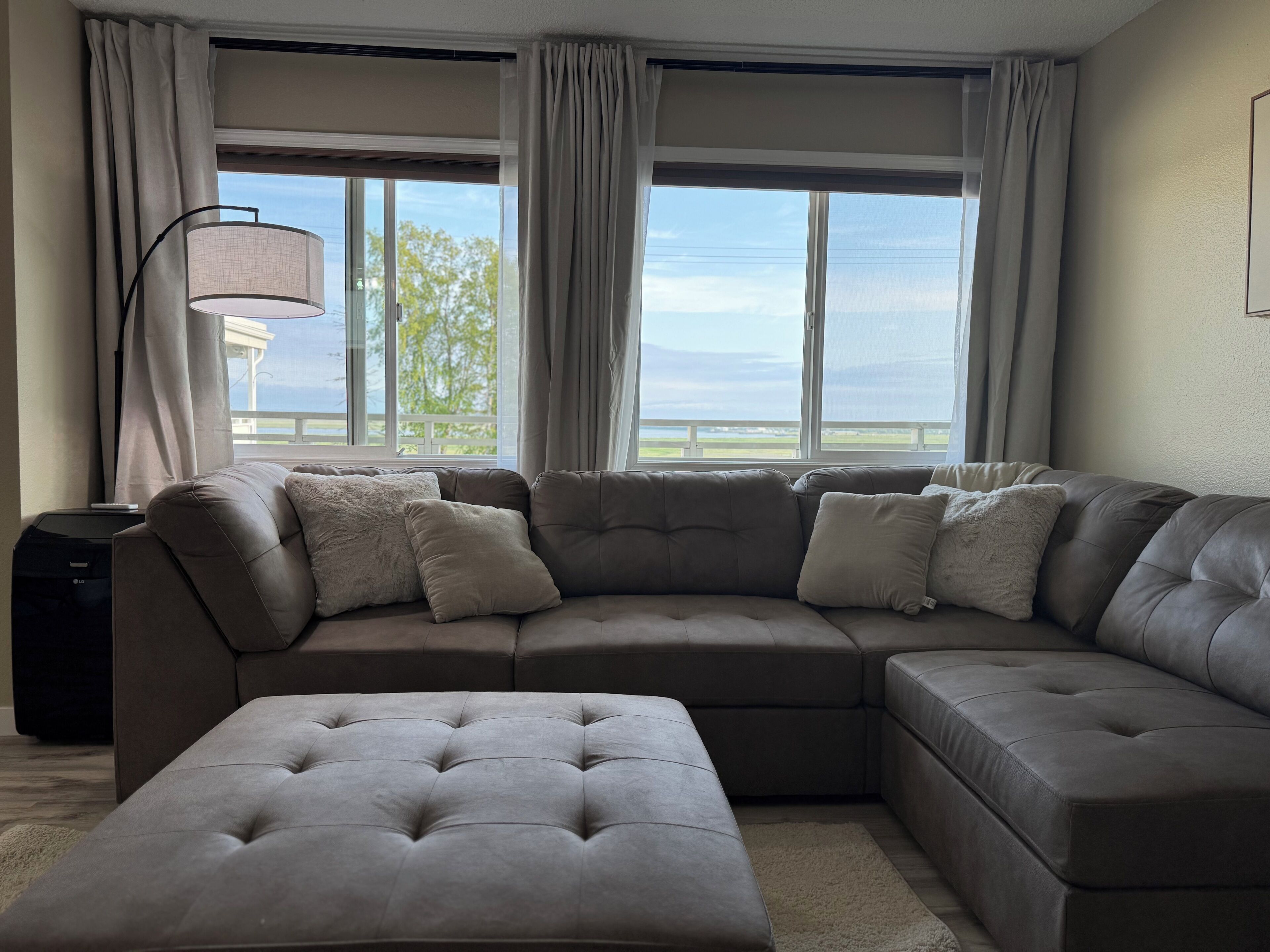 Beautiful 2-bedroom Apt. Over Looking The Mouth Of The Kenai River/cook Inlet. - Alaska