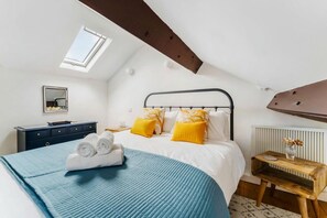 Bügeleisen/Bügelbrett, Reisekinderbett, kostenloses WLAN, Bettwäsche