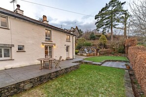 Outdoor dining - 3 Bed in Hawkshead (oc-lr100) (Hawkshead)