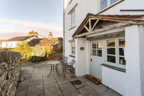 Terrace/patio - 1 Bed in Ambleside (oc-lr163) (Ambleside)