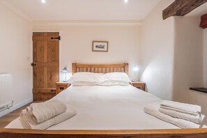 Iron/ironing board, free WiFi, bed sheets - 1 Bed in Ambleside (oc-lr163) (Ambleside)