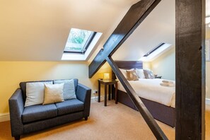 Iron/ironing board, travel cot, free WiFi, bed sheets - 4 Bed in Ambleside (oc-lr109) (Ambleside)