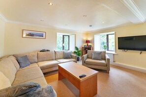 TV - 4 Bed in Ambleside (oc-lr109) (Ambleside)