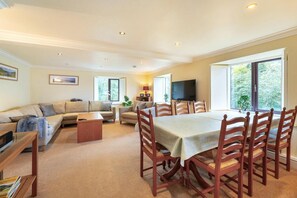 TV - 4 Bed in Ambleside (oc-lr109) (Ambleside)