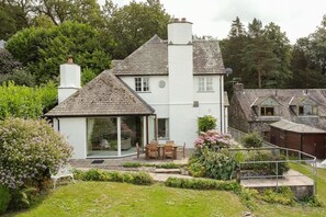 Exterior - 3 Bed in Windermere (oc-lr110) (Windermere)