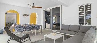 Tropical Private Apartment With Garden
