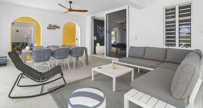Tropical Private Apartment With Garden