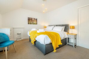 Bügeleisen/Bügelbrett, Reisekinderbett, kostenloses WLAN, Bettwäsche
