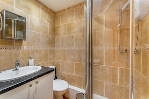 Towels - 2 Bed in Keswick (oc-lr147) (Keswick)