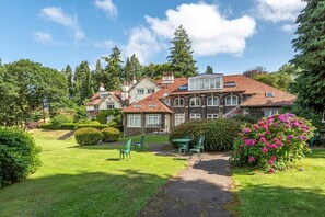 Exterior - 2 Bed in Bowness On Windermere (oc-lr013) (Bowness on Windermere)