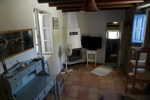 Interior - Holiday Home 'Alba Andros Studio' with Sea View, Wi-Fi and Air Conditioning (Ipsila)