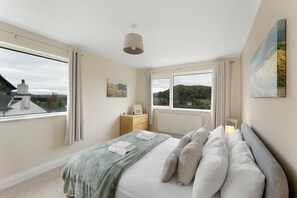 Iron/ironing board, travel cot, free WiFi, bed sheets - 3 Bed in Ambleside (oc-lr165) (Ambleside)