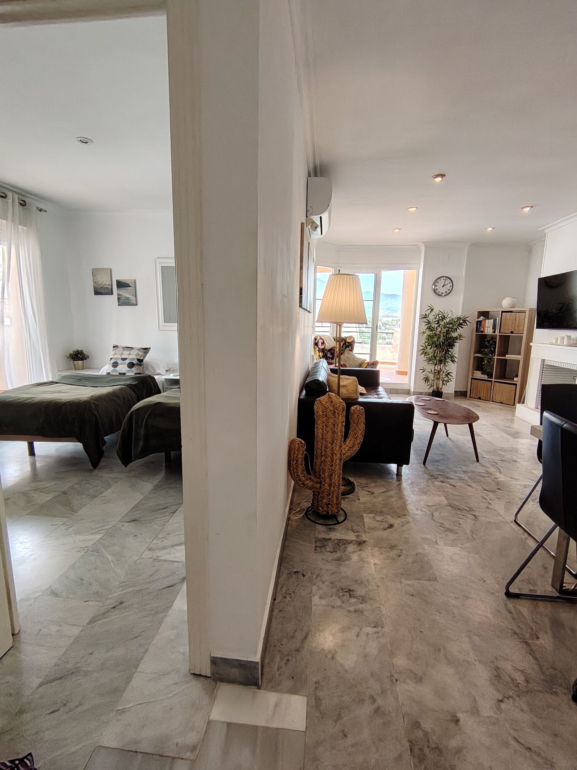 3 habitaciones, tabla de planchar con plancha y wifi gratis 