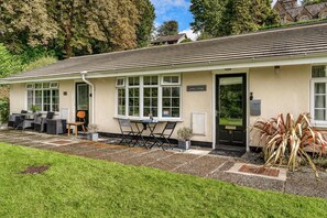 Exterior - 2 Bed in Windermere (oc-lr104) (Windermere)