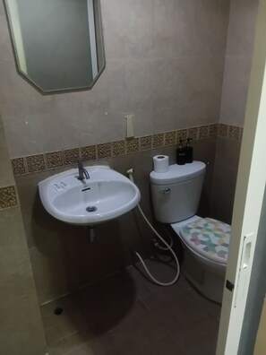 Bathroom - Om kitchen  (Krung Thep Maha Nakhon)