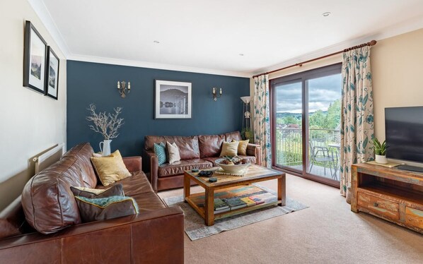TV - 4 Bed in Ambleside (oc-lr054) (Ambleside)